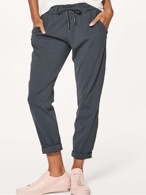 Lululemon On The Fly Pant 28" Melanite